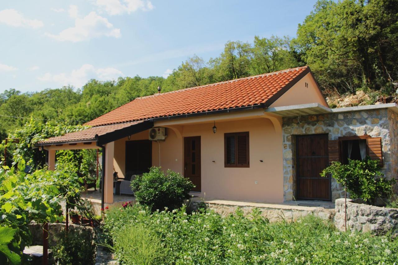 Holiday Home Gazevic Virpazar Eksteriør billede