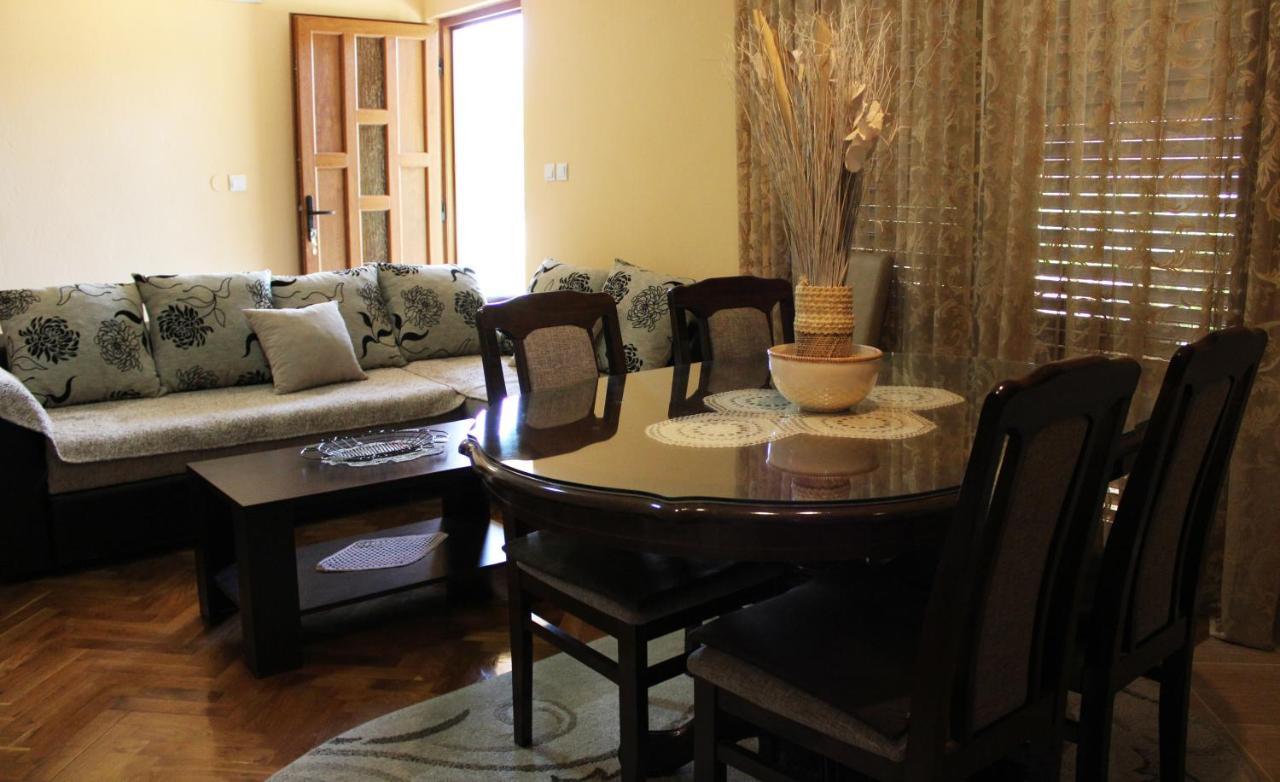 Holiday Home Gazevic Virpazar Eksteriør billede