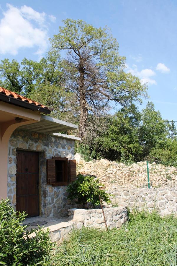 Holiday Home Gazevic Virpazar Eksteriør billede