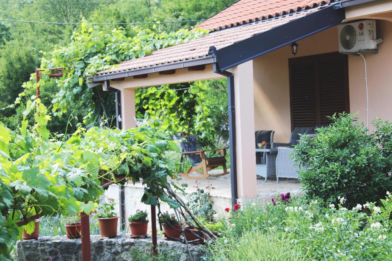 Holiday Home Gazevic Virpazar Eksteriør billede