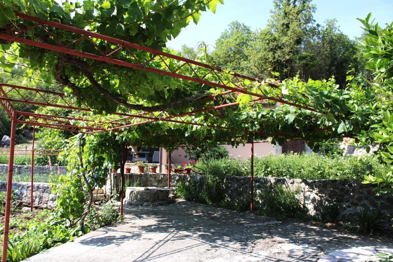 Holiday Home Gazevic Virpazar Eksteriør billede
